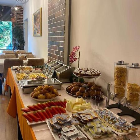 Crown Boutique Hotel Durres Bagian luar foto