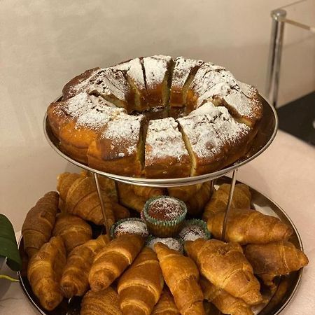 Crown Boutique Hotel Durres Bagian luar foto