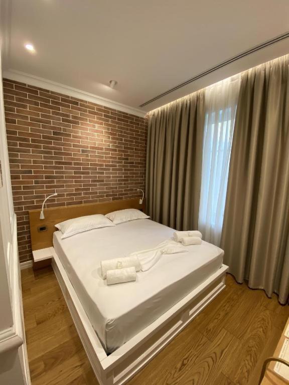 Crown Boutique Hotel Durres Bagian luar foto