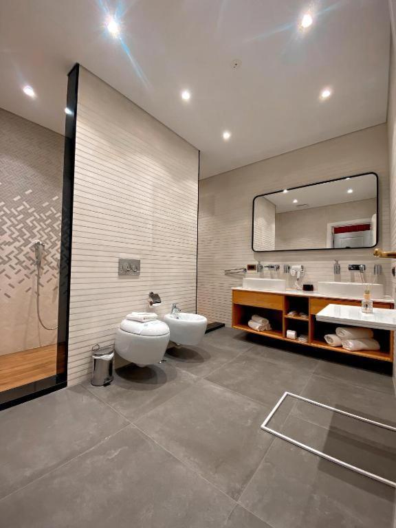 Crown Boutique Hotel Durres Bagian luar foto