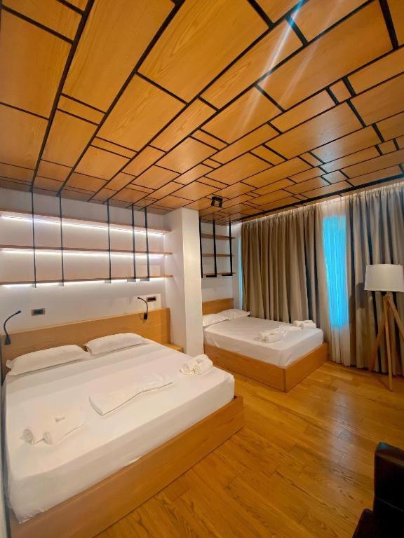 Crown Boutique Hotel Durres Bagian luar foto