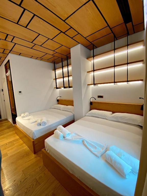 Crown Boutique Hotel Durres Bagian luar foto