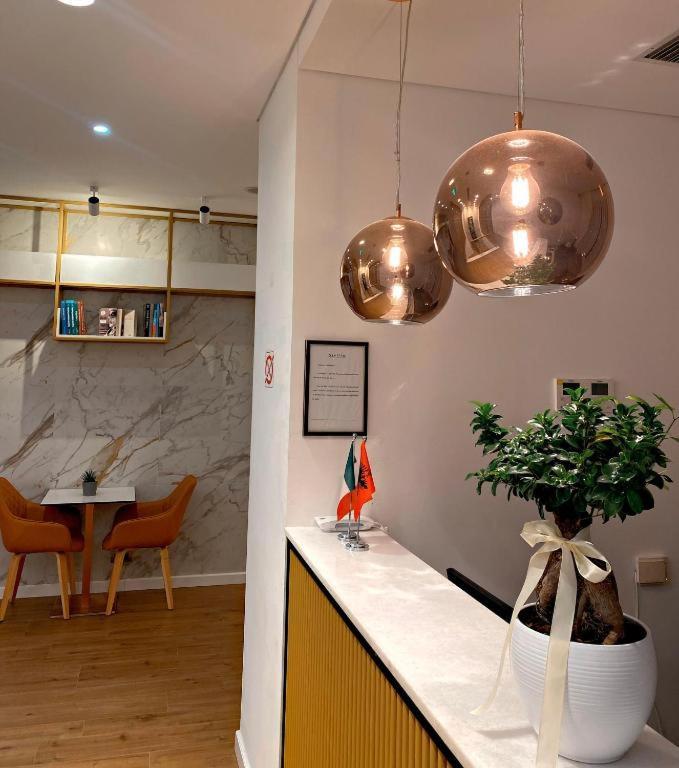 Crown Boutique Hotel Durres Bagian luar foto