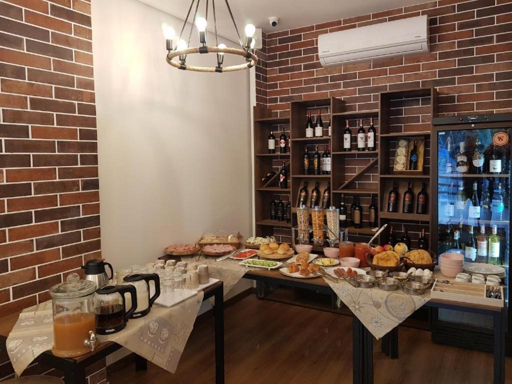 Crown Boutique Hotel Durres Bagian luar foto